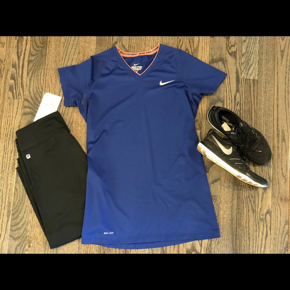 Like new Nike Pro Fitted T-Shirt